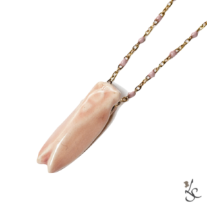 Bijou Cigale à porter - Couleur Rose Poudré - Faïences Louis Sicard