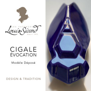 CIGALE EVOCATION - DESIGN & TRADITION - LOUIS SICARD Visuel Cigale Évocation - Cigale Bleu Cobalt et Titre : Design & Tradition - Faïences Louis Sicard