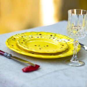 Mise en table avec le service Semis Jaune - Art de la table collection "héritage" de Louis sicard